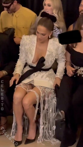 Jennifer Lopez nude photo 47