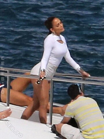 Jennifer Lopez photo 5