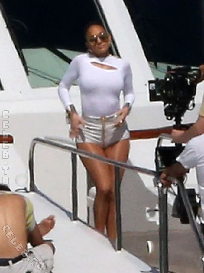 Jennifer Lopez nude photo 6