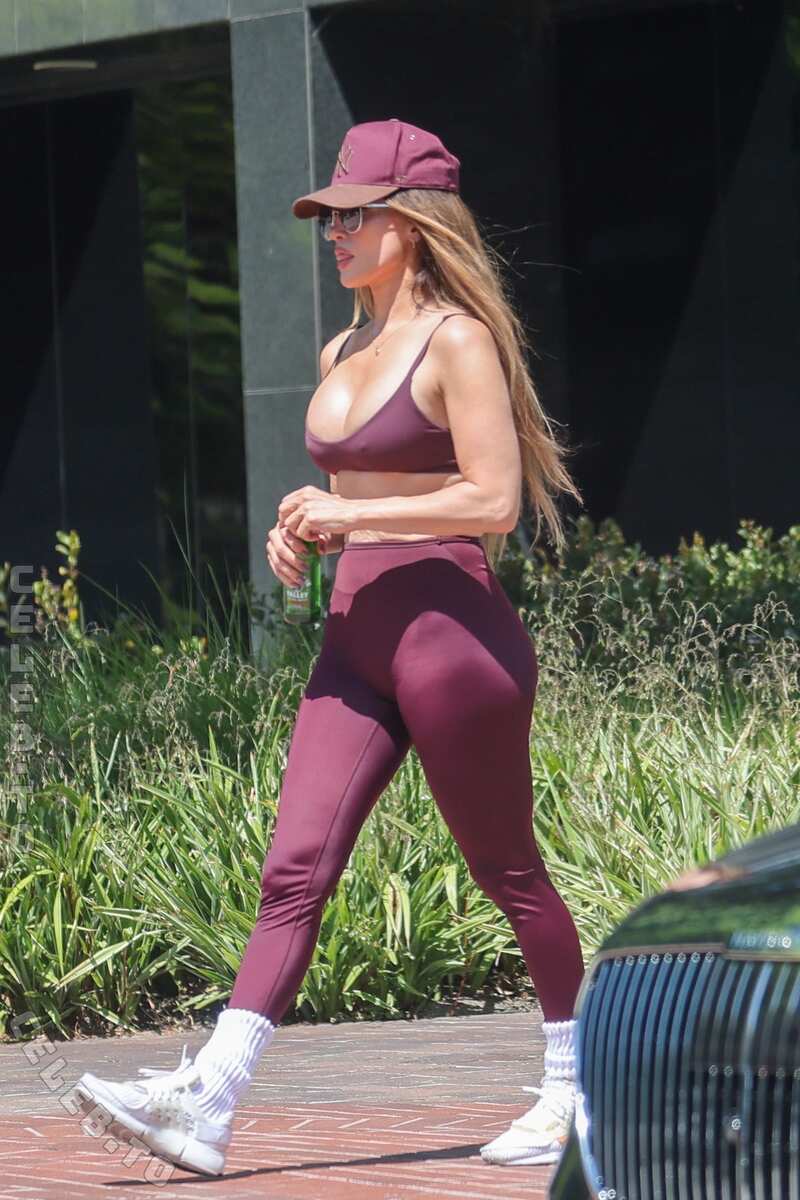 Jennifer Lopez nude photo 6