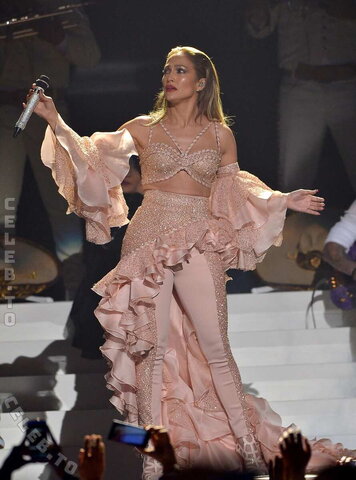 Jennifer Lopez nude photo 45