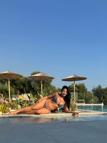 Jenny Chu nude photo 2