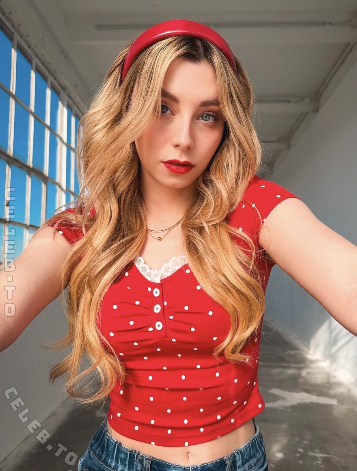 JenNyan nude photo 1
