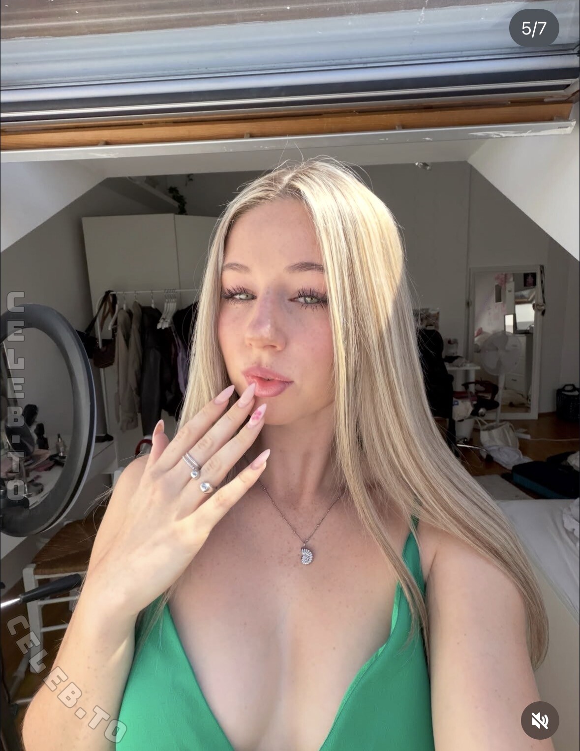 jennybelly nude photo 3