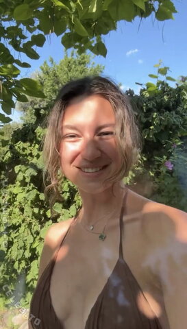 Jesina Amweg – Stories in Bikini