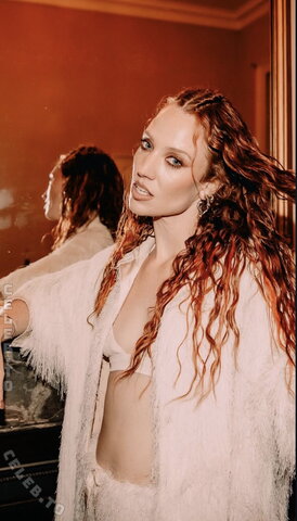 Jess Glynne nude photo 3