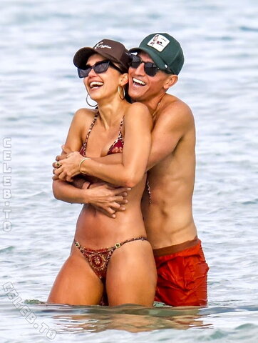 Jessica Alba nude photo 8