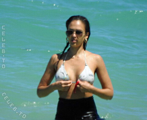 Jessica Alba nude