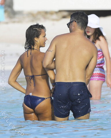 Jessica Alba nude photo 29