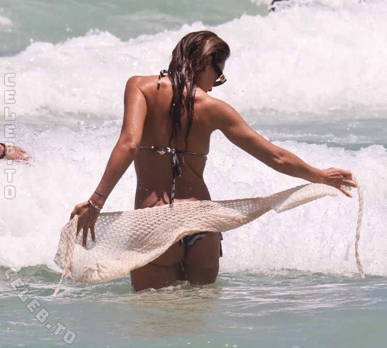 Jessica Alba nude photo 15