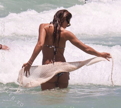 Jessica Alba nude photo 16