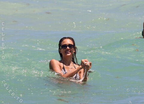 Jessica Alba nude photo 12