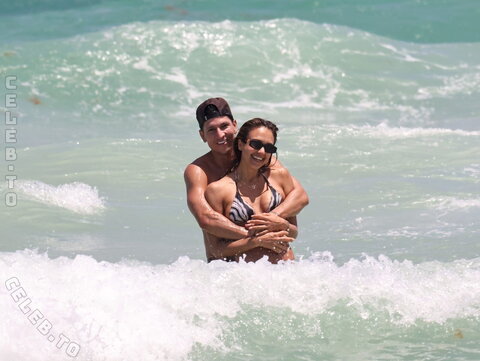 Jessica Alba nude photo 8