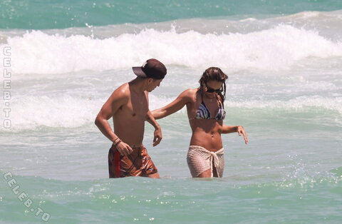 Jessica Alba nude photo 3