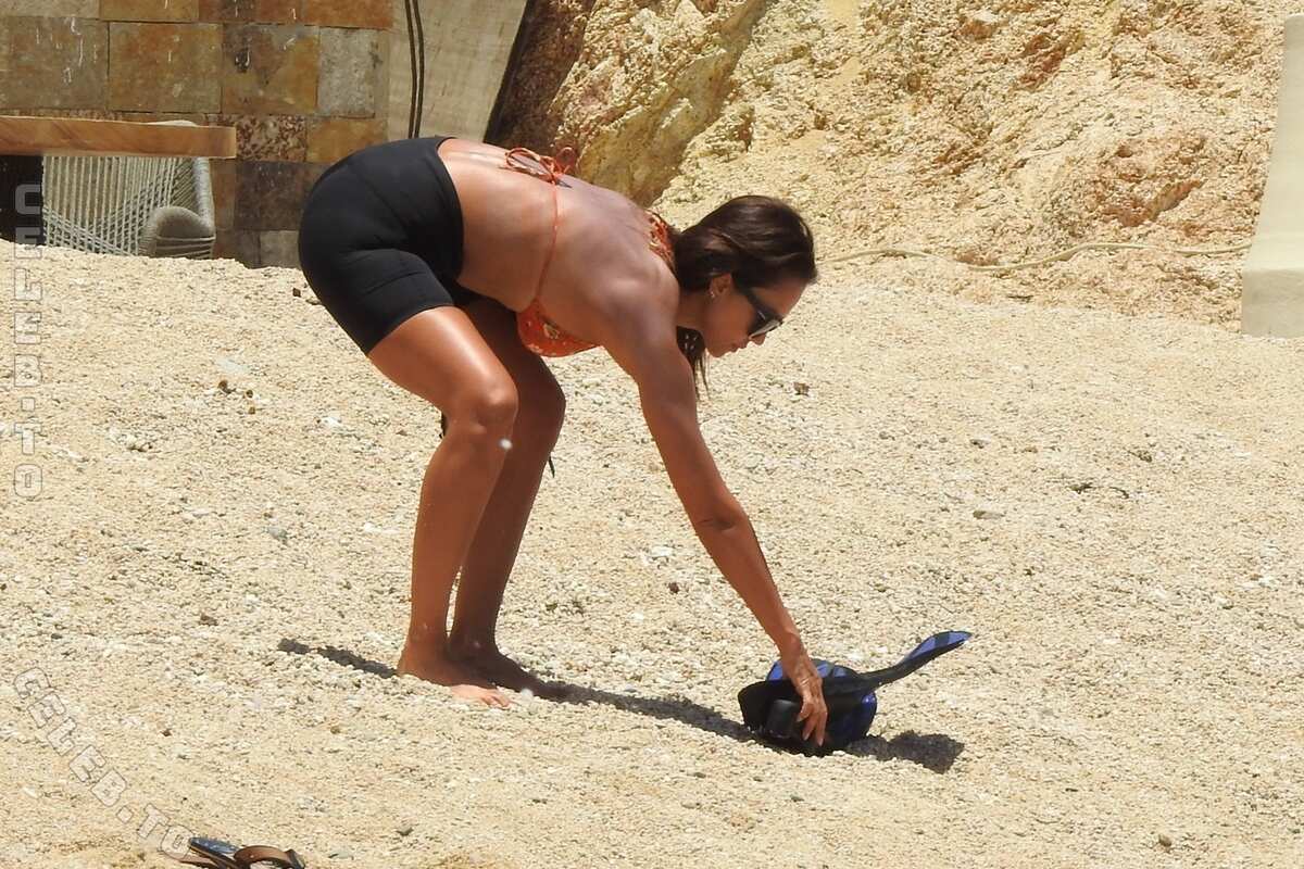 Jessica Alba nude photo 2