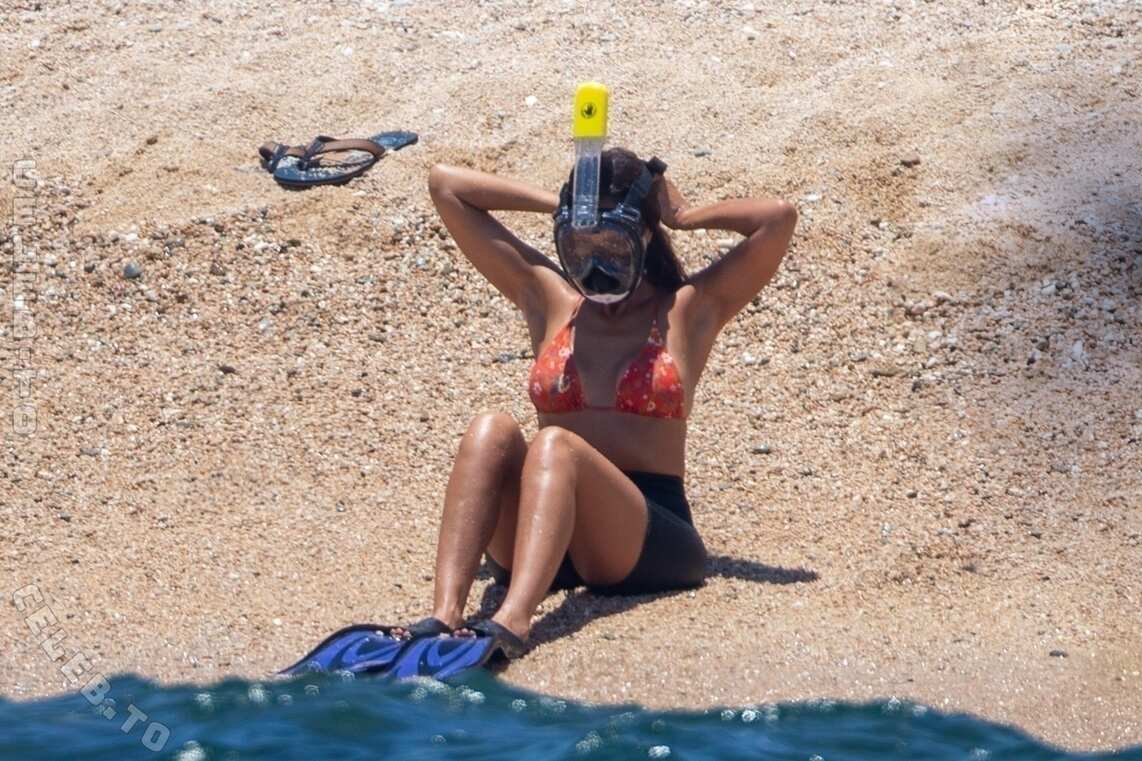 Jessica Alba nude photo 3