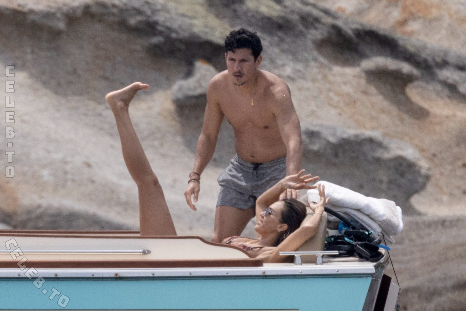 Jessica Alba nude photo 14