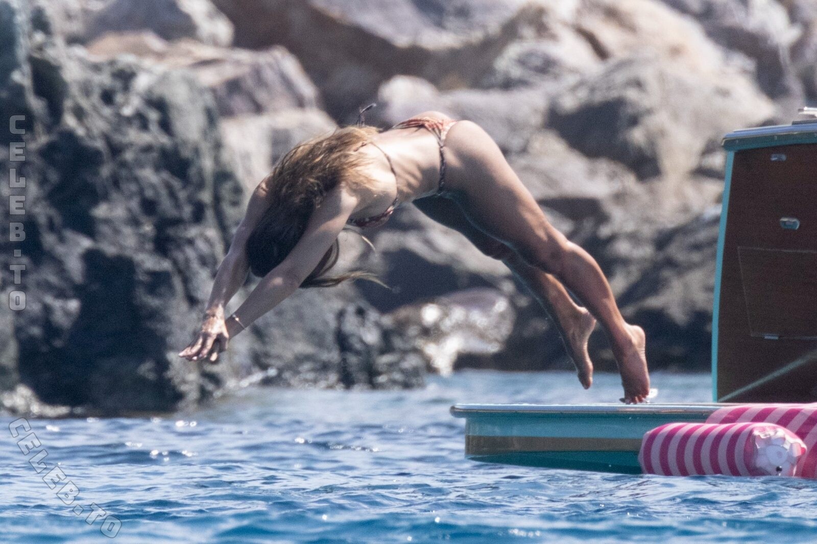 Jessica Alba nude photo 16