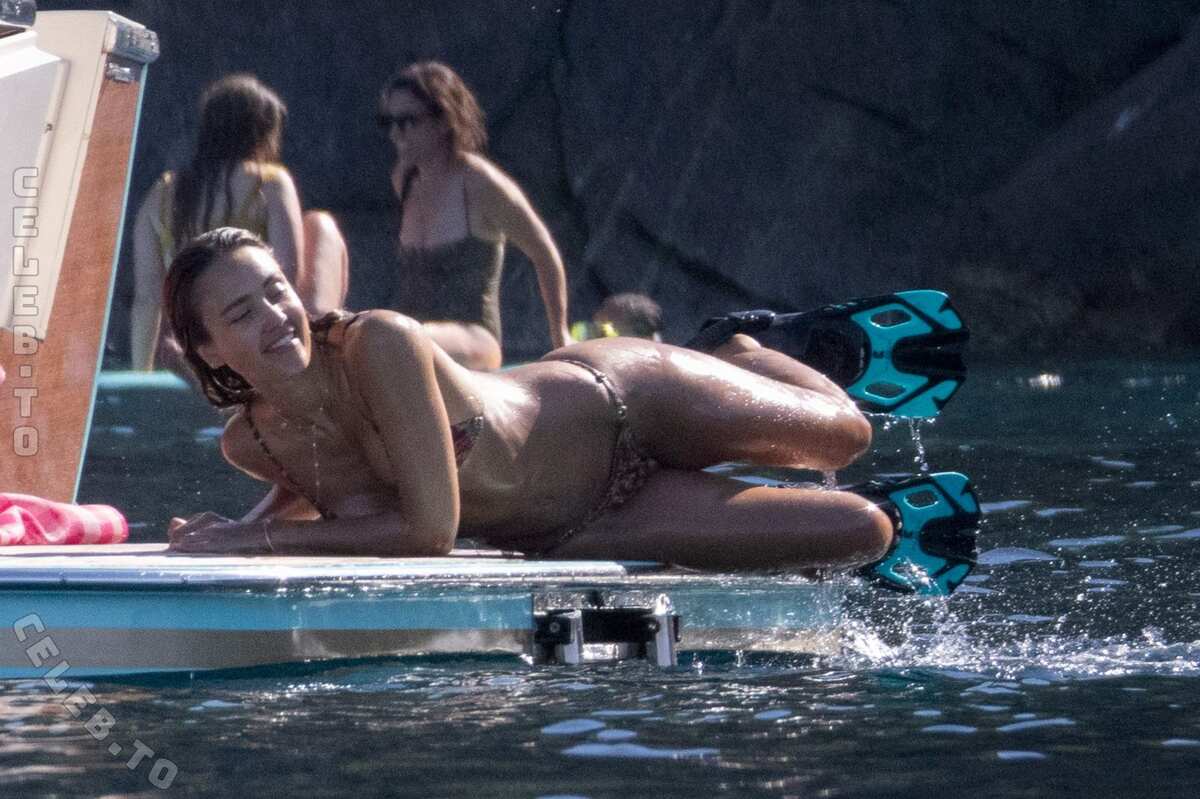 Jessica Alba nude photo 21