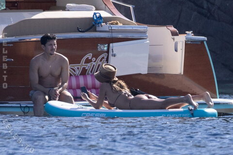 Jessica Alba nude photo 43