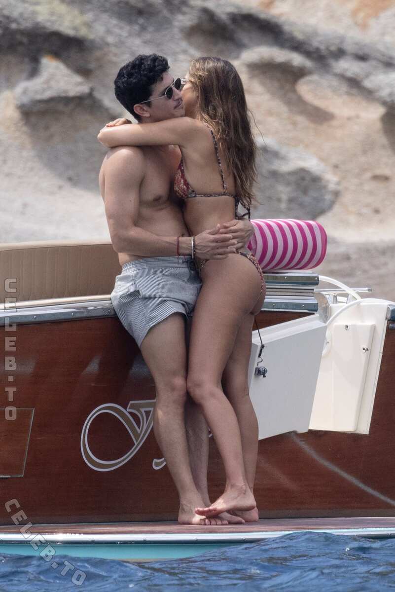 Jessica Alba nude photo 3
