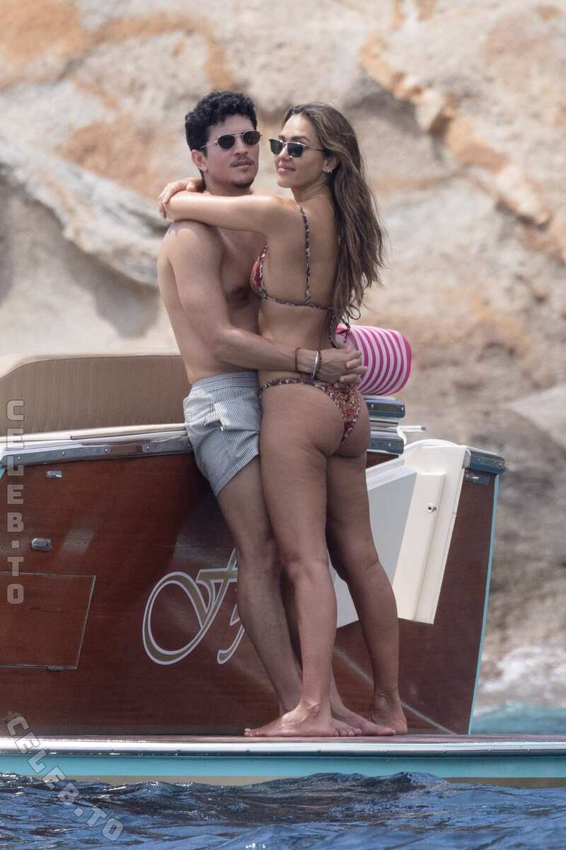 Jessica Alba nude photo 5