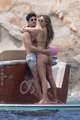 Jessica Alba nude photo 21