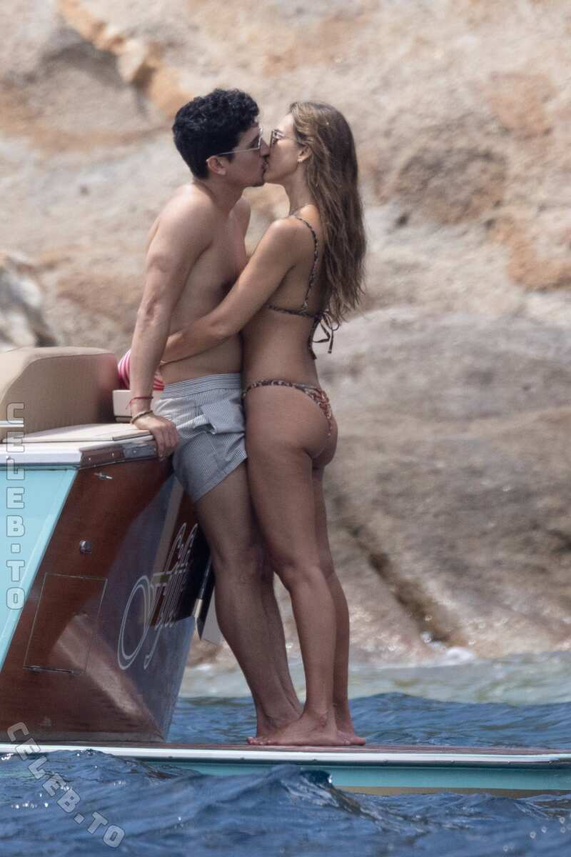Jessica Alba nude photo 11
