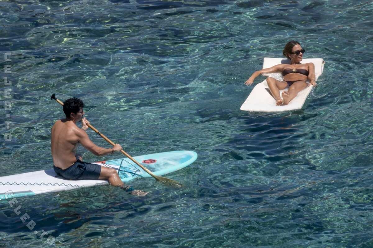 Jessica Alba nude photo 5