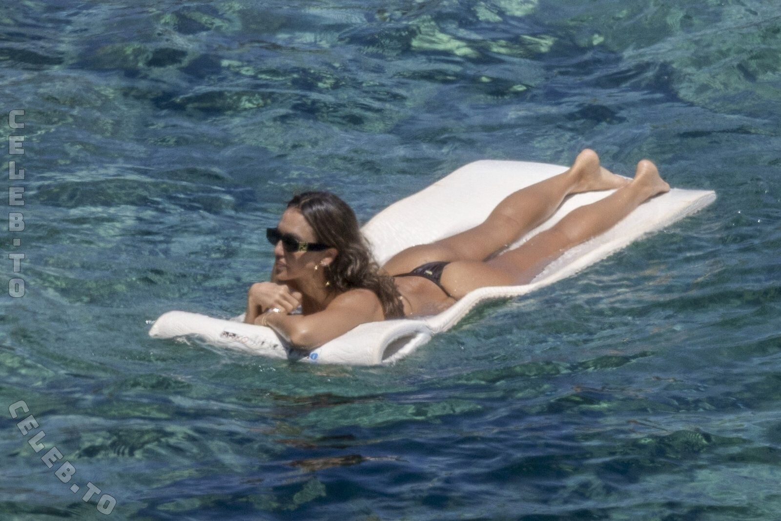 Jessica Alba nude photo 7