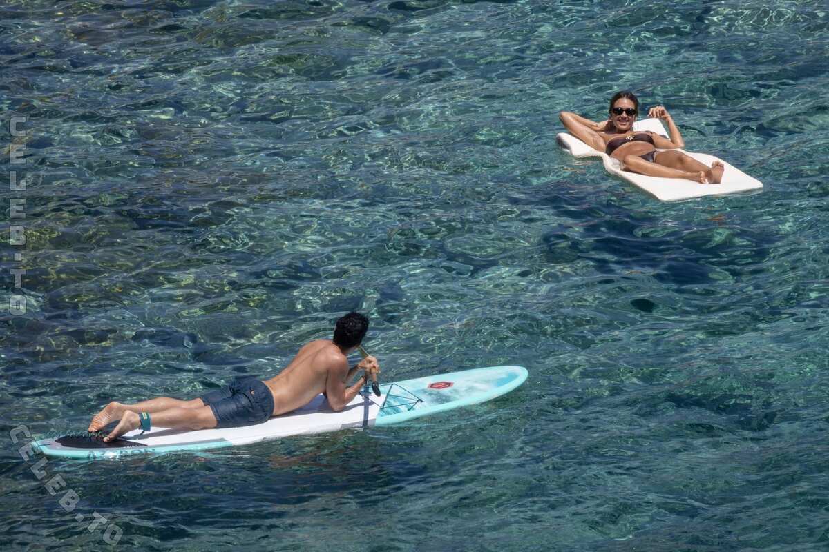 Jessica Alba nude photo 8