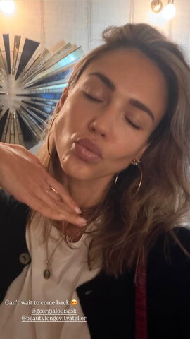 Jessica Alba nude photo 3