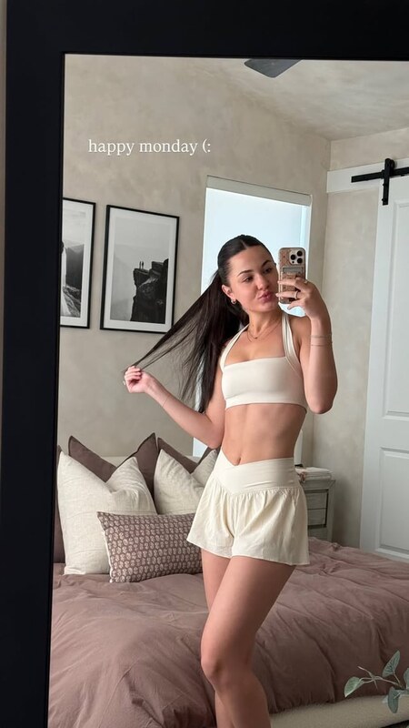 Jessica Baio nude photo 25