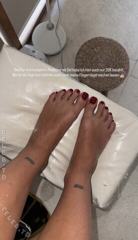 Jessica Hnatyk nude photo 11