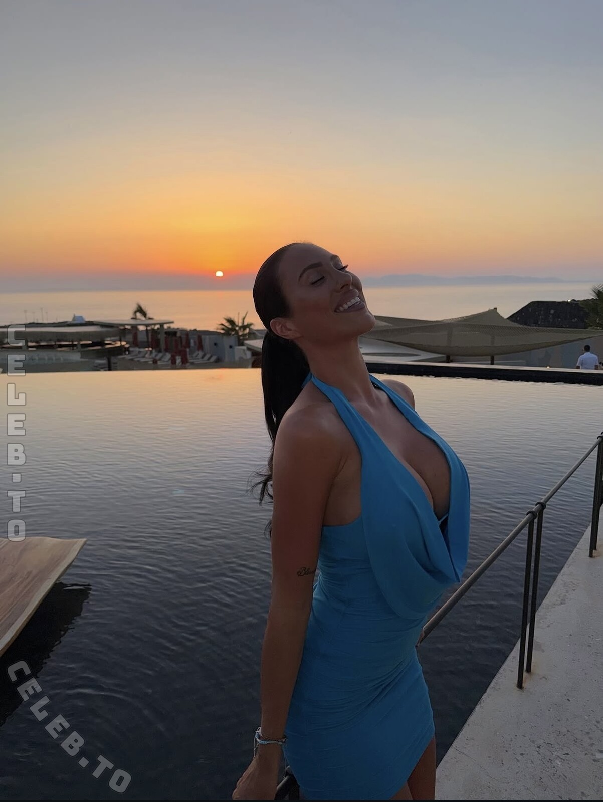 Jessica Hnatyk nude photo 5