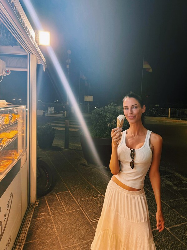 Jessica Lowndes nude photo 6