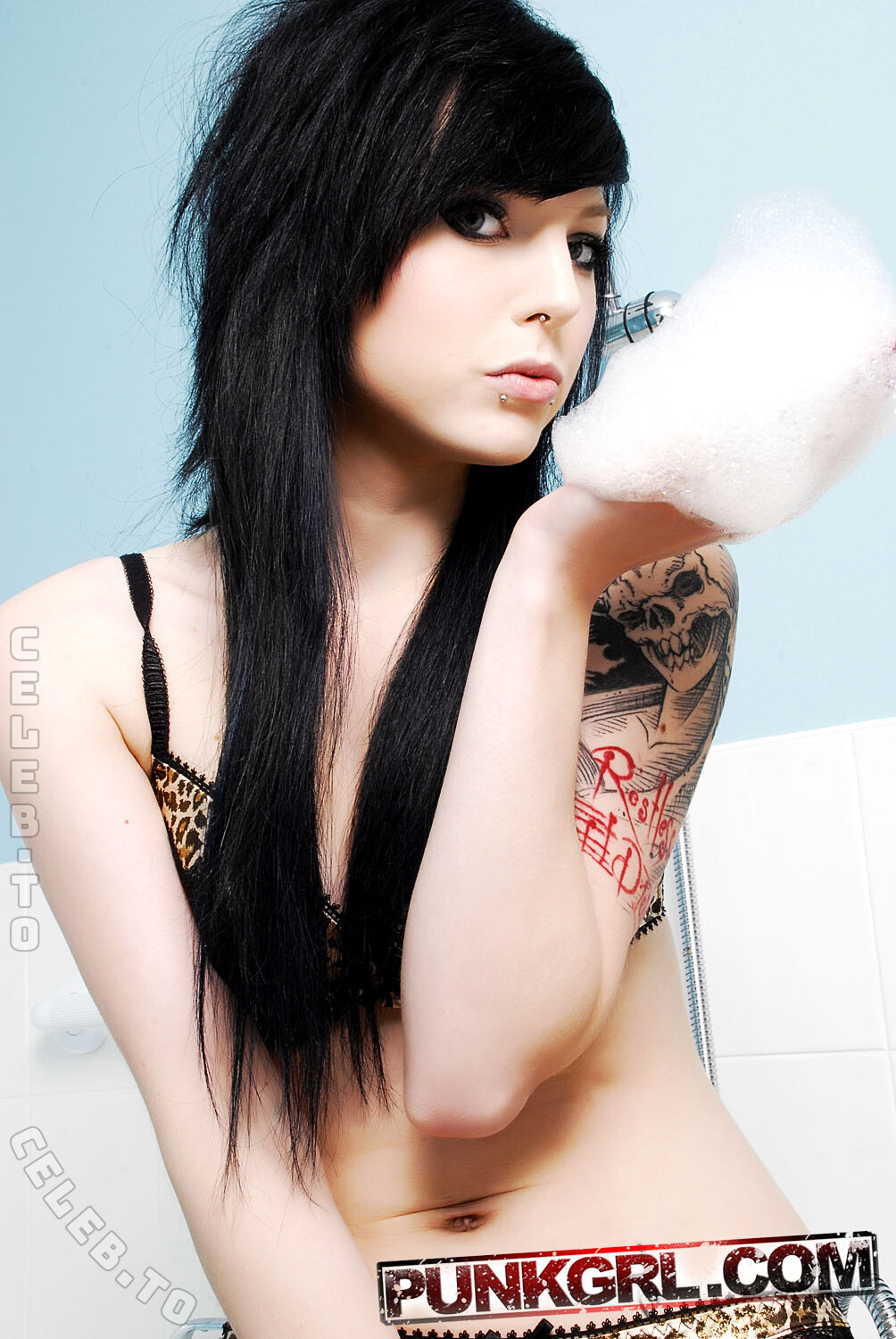 Jessica Messenger nude photo 25