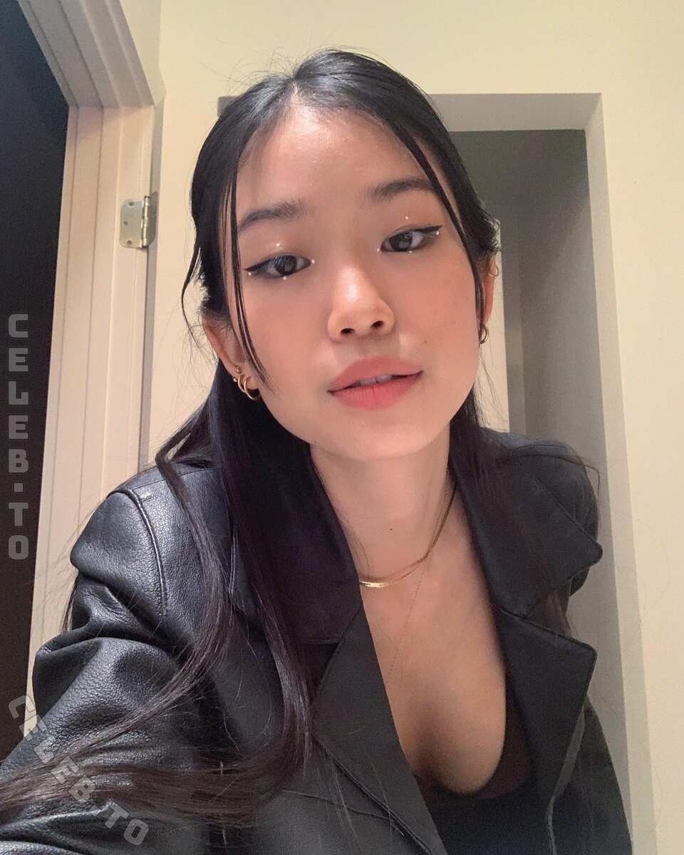 Jessica Oskam nude photo 5