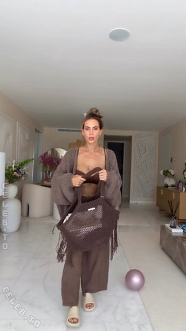 Jessica Paszka nude photo 6