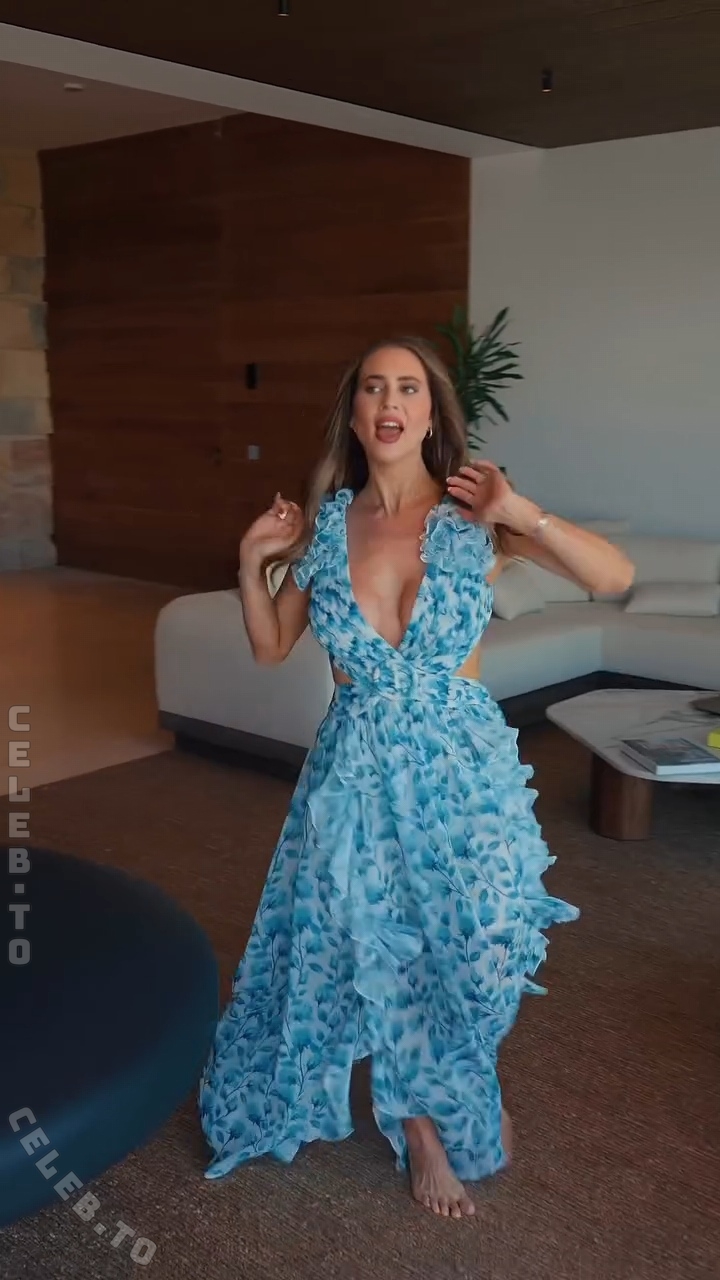 Jessica Paszka nude photo 14