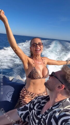 Jessica Paszka nude photo 17
