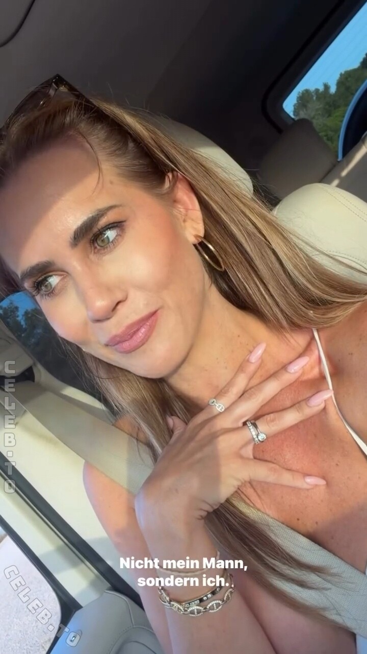 Jessica Paszka nude photo 6