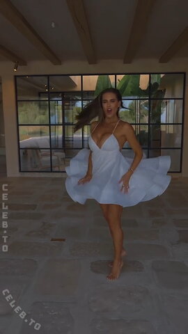 Jessica Paszka photo 6