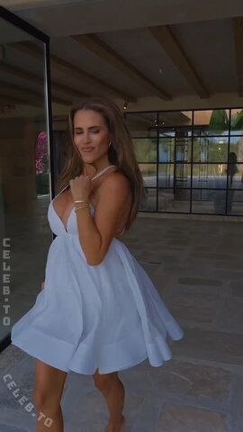 Jessica Paszka nude photo 26