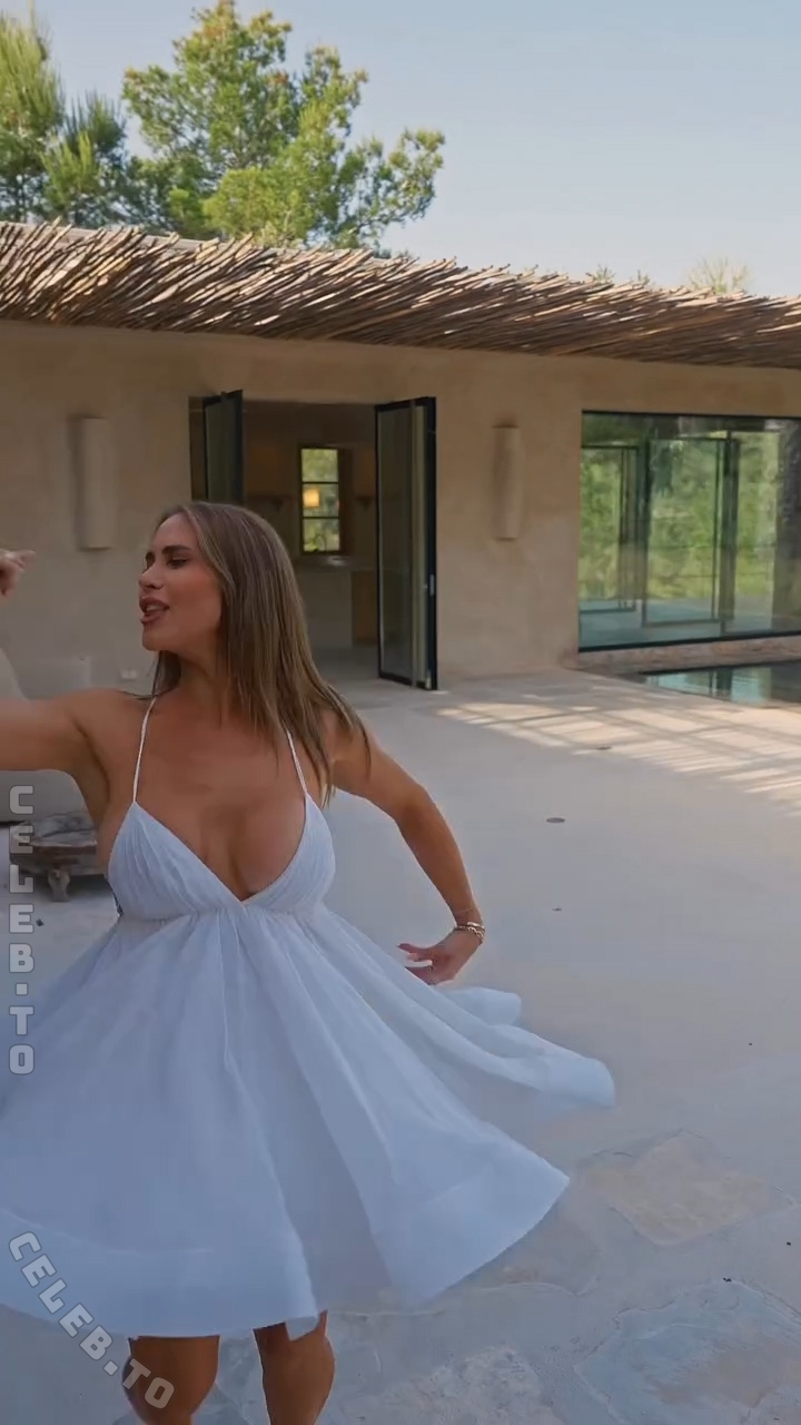 Jessica Paszka nude photo 18