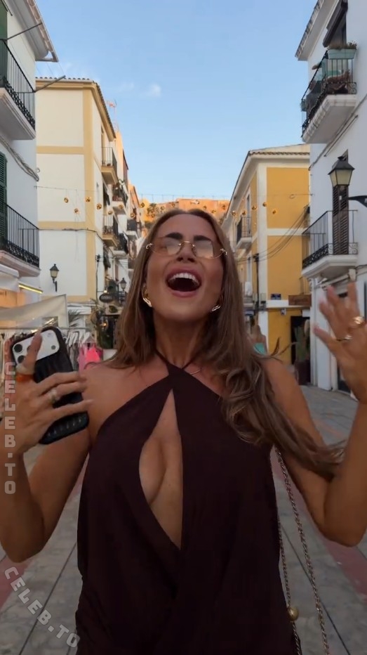 Jessica Paszka nude photo 3