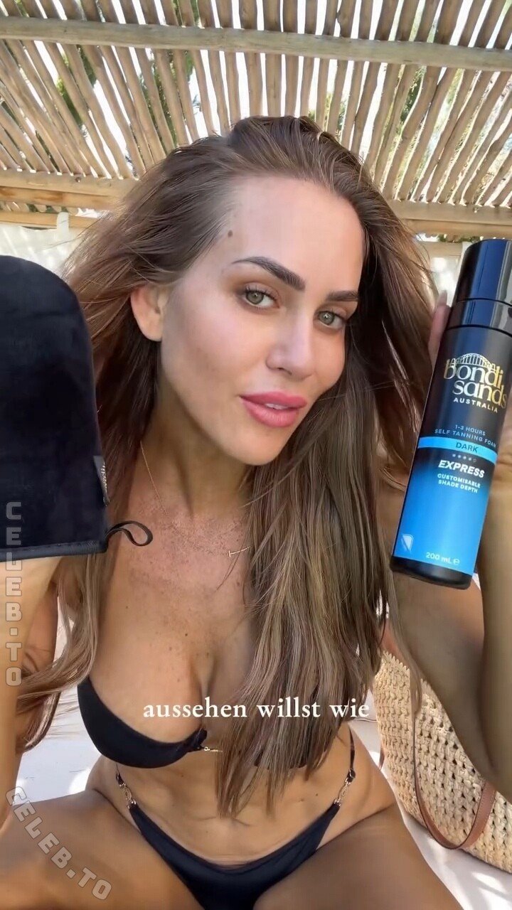 Jessica Paszka nude photo 10