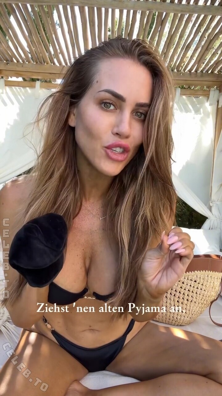 Jessica Paszka nude photo 22