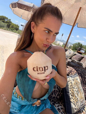 Jessica Paszka photo 6