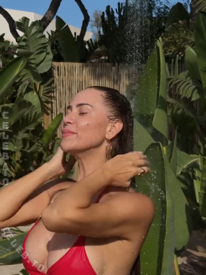 Jessica Paszka nude photo 13